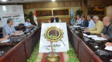 اجتماع محافظ الغربية لمدة 3 ساعات لمناقشة المشروعات قيد التنفيذ في أربع مراكز