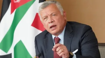 ملك الأردن يشدد على أهمية إنهاء الصراع في غزة وتخفيف التوتر في المنطقة.