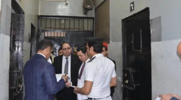 النيابة العامة تقوم بعمليات تفتيش على عدة مراكز إصلاح وأقسام شرطة.