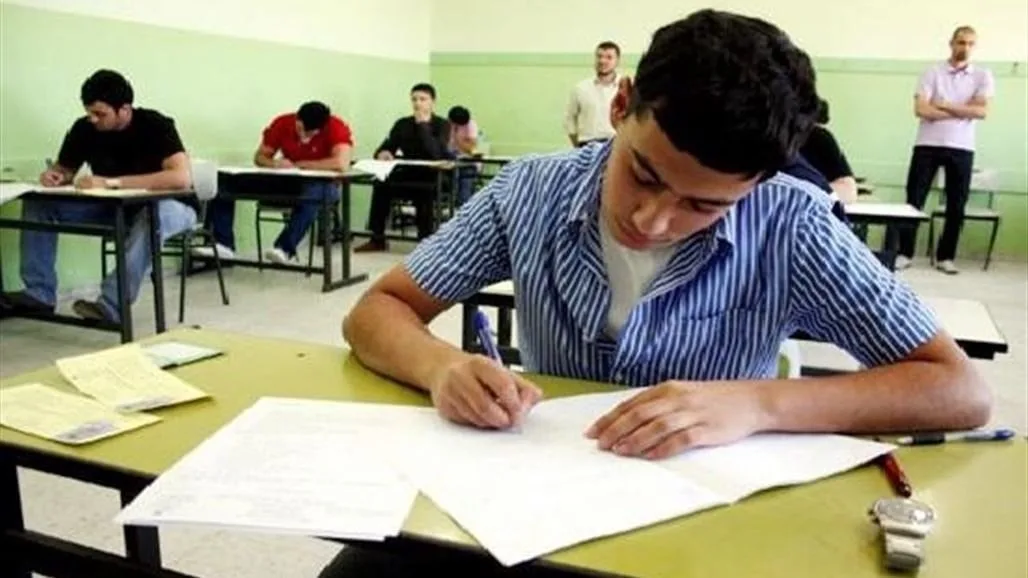 بدء امتحانات الصف الثالث المتوسط بمشاركة أكثر من 665 ألف طالب بدء امتحانات الصف الثالث المتوسط بمشاركة أكثر من 665 ألف طالب