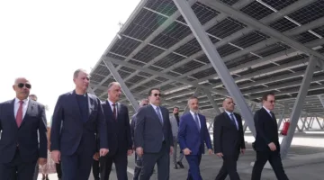 رئيس الوزراء يدشّن محطة الطاقة الشمسية الجديدة في القصر الحكومي بقدرة 2 ميغاواط