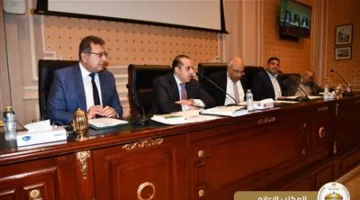 الوزير محمود فوزي: مشروع القانون يبرز التزام الحكومة بتوفير خدمات مياه الشرب والصرف الصحي مع إمكانية مشاركة القطاع الخاص.