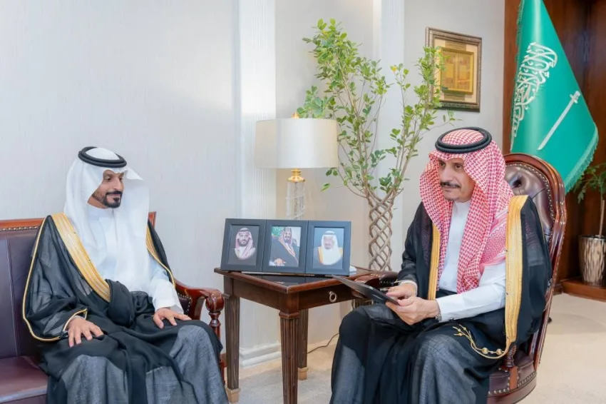 محافظ حفر الباطن يطلق الهوية الجديدة لجمعية حمى البيئية محافظ حفر الباطن يطلق الهوية الجديدة لجمعية حمى البيئية