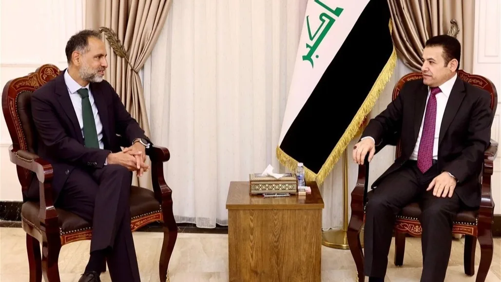 الأعرجي يوضح للسفير البريطاني: الدبلوماسية هي الحل الأمثل للنزاعات والأزمات. الأعرجي يوضح للسفير البريطاني: الدبلوماسية هي الحل الأمثل للنزاعات والأزمات.
