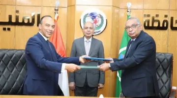 محافظ المنيا يبرم اتفاقًا لإنشاء محطة ومآخذ نيلية في المنطقة الصناعية