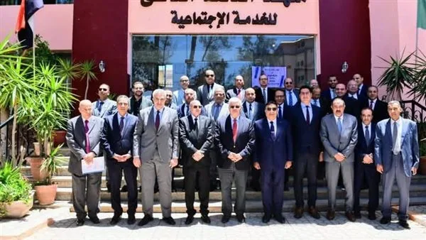 المحافظ: تنظيم الاجتماع الأول لمجلس المعاهد العليا الخاصة في مصر بمحافظة الدقهلية المحافظ: تنظيم الاجتماع الأول لمجلس المعاهد العليا الخاصة في مصر بمحافظة الدقهلية