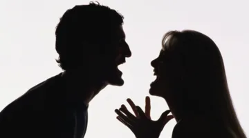 امرأة تقاضي زوجها بعد أن نعتها بـ “بومة”