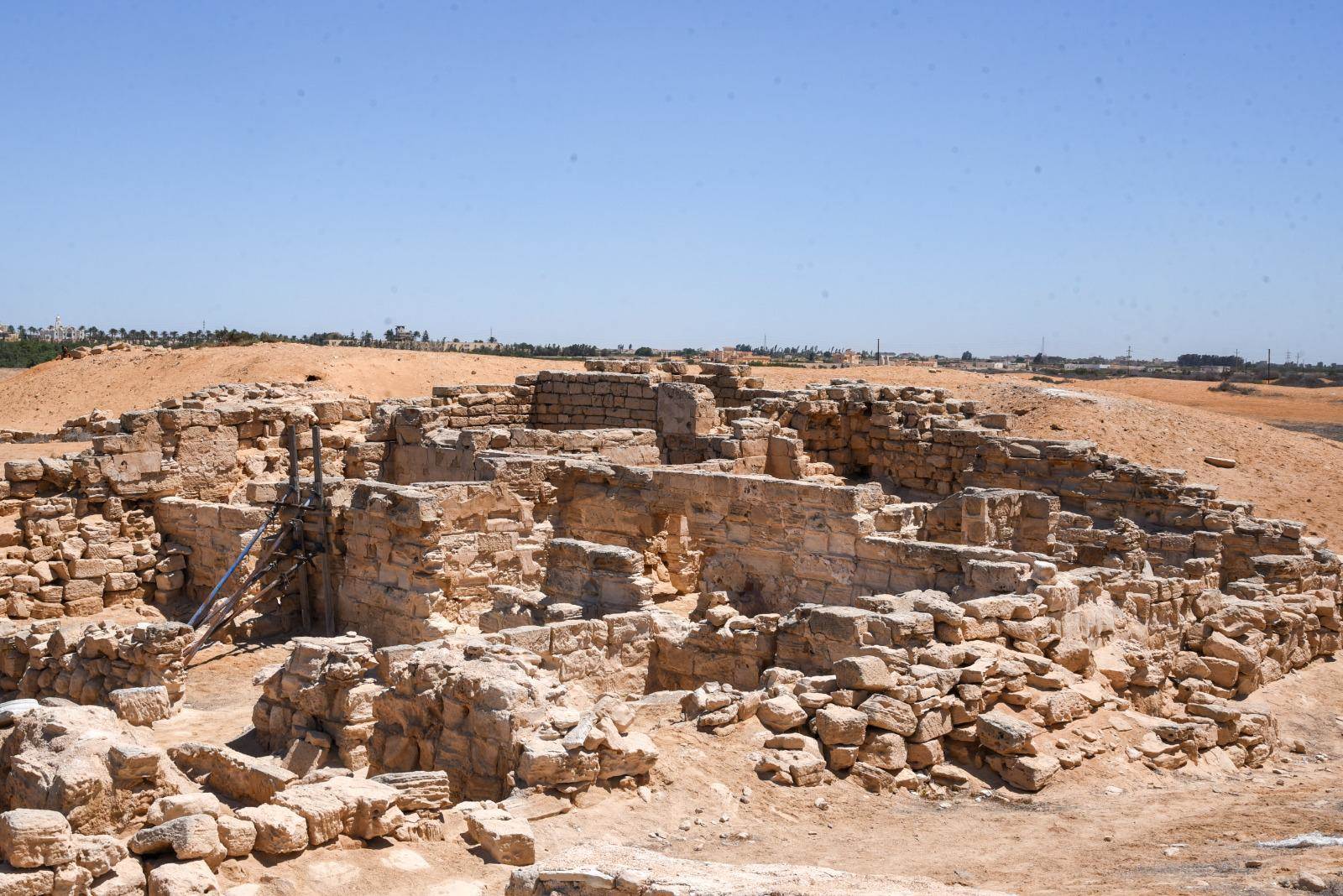 البابا تواضروس ووزير السياحة ومحافظ الإسكندرية ومديرة اليونسكو يتفقدون مشروع حماية منطقة أبو مينا الأثرية
