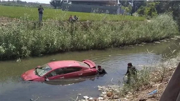 مقتل وإصابة 5 أفراد جراء انقلاب سيارة خاصة في ترعة بالمنيا مقتل وإصابة 5 أفراد جراء انقلاب سيارة خاصة في ترعة بالمنيا
