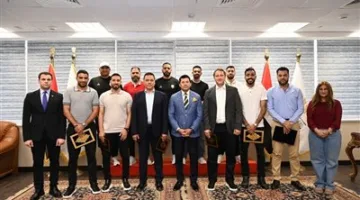 بعد عودتهم إلى الوطن، وزير الرياضة أشرف صبحي يرحب ببعثة الرياضيين العائدين من ليبيا.