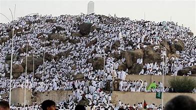 موعد وقفة عرفات 2025 فلكيًا