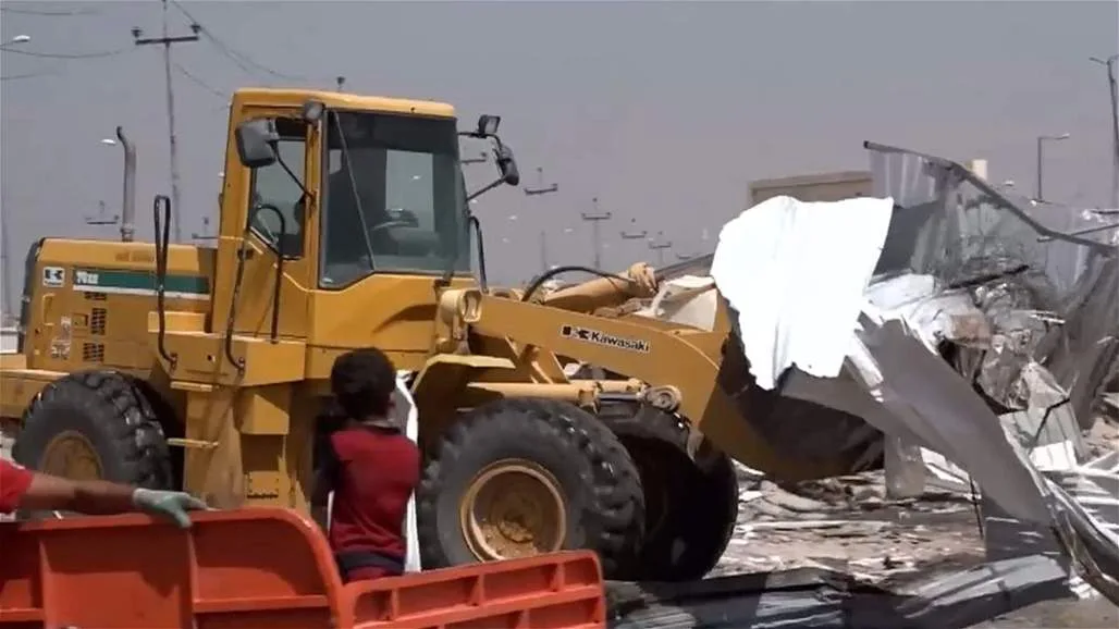 واقع عشوائيات البصرة: بين الجرافات ومناشدة المواطنين واقع عشوائيات البصرة: بين الجرافات ومناشدة المواطنين