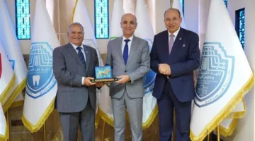 رئيس جامعة المنصورة يقوم بزيارة جامعة المستقبل في العراق لتعزيز أوجه التعاون.