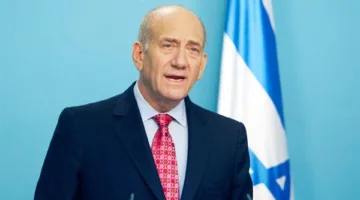 أولمرت يُفاجئ الجميع: ما تقوم به إسرائيل في غزة يُعتبر قريباً من جرائم الحرب.