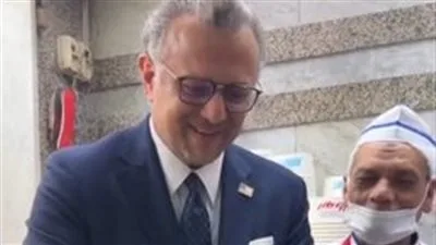 «في أجواء من الترحيب والكرم المصري».. كبير مستشاري ترامب يتناول الكشري في وسط القاهرة | صور «في أجواء من الترحيب والكرم المصري».. كبير مستشاري ترامب يتناول الكشري في وسط القاهرة | صور