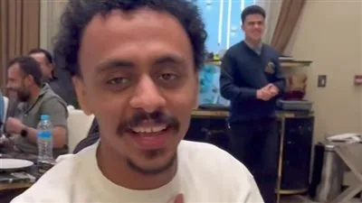 طارق الجنايني يقدم مفاجأة لكزبرة بمناسبة عيد ميلاده.. صور طارق الجنايني يقدم مفاجأة لكزبرة بمناسبة عيد ميلاده.. صور