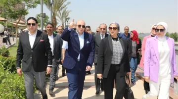 محافظ بني سويف يرافق رئيسة المجلس القومي للمرأة في جولة استكشافية على الممشى السياحي بالكورنيش