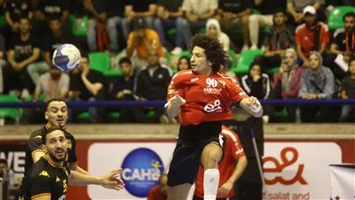 رجال الأهلي يلتقون منتدى درب السلطان المغربي في منافسات كأس الكؤوس الإفريقية لكرة اليد رجال الأهلي يلتقون منتدى درب السلطان المغربي في منافسات كأس الكؤوس الإفريقية لكرة اليد