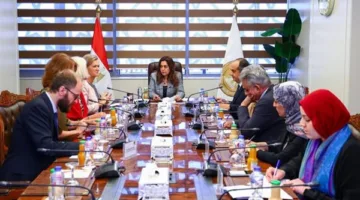 وزيرة التنمية المحلية تناقش مجالات التعاون مع سفيرة الاتحاد الأوروبي في القاهرة