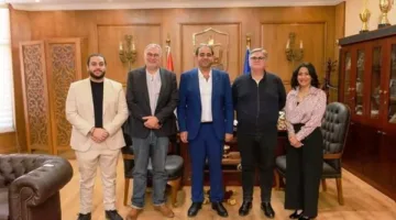 رئيس جامعة بورسعيد يناقش فرص التعاون مع وفد فرنسي