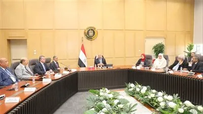 وزير الصناعة والنقل يعلن عن تراخيص جديدة للصلب وخطة لتعزيز المصانع المحلية وتعميق صناعة الحديد. وزير الصناعة والنقل يعلن عن تراخيص جديدة للصلب وخطة لتعزيز المصانع المحلية وتعميق صناعة الحديد.