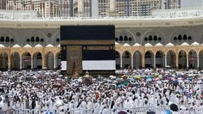 تعزيز الجهود لتلبية احتياجات زوار الحرمين في يوم الجمعة تعزيز الجهود لتلبية احتياجات زوار الحرمين في يوم الجمعة