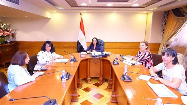 وزيرة التضامن تستعرض استراتيجية تحديث مؤسسات الدعم الاجتماعي وزيرة التضامن تستعرض استراتيجية تحديث مؤسسات الدعم الاجتماعي