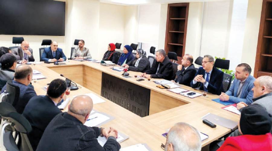 اجتماع رئيسى قصور الثقافة مع قيادات الهيئة
