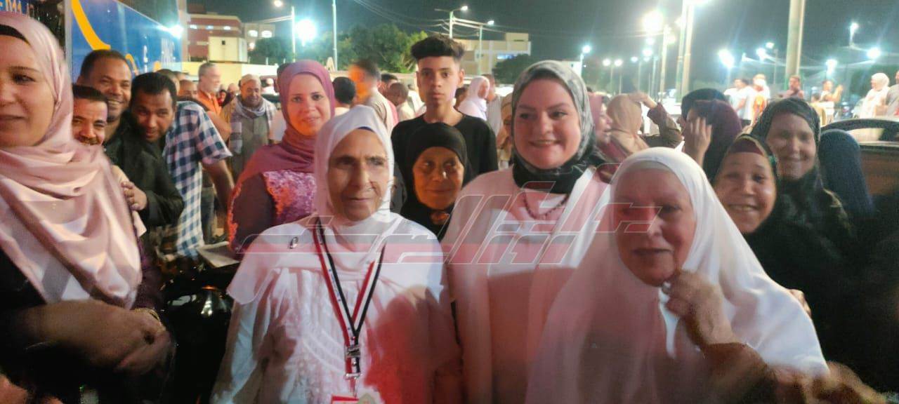 الأهالى يودعون الحجاج
