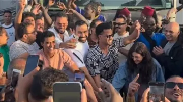 فريق عمل فيلم “أسد” يُحيي ذكرى ميلاد محمد رمضان.. صور