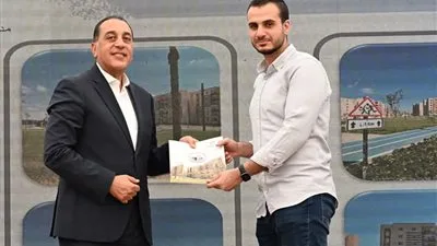رئيس الوزراء يوزع عقود وحدات مشروع “سكن لكل المصريين” في مدينة أكتوبر الجديدة رئيس الوزراء يوزع عقود وحدات مشروع “سكن لكل المصريين” في مدينة أكتوبر الجديدة
