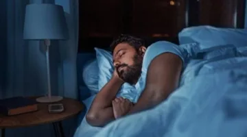هل نقص النوم يؤثر على صحة القلب؟ إليكم الإجابة.