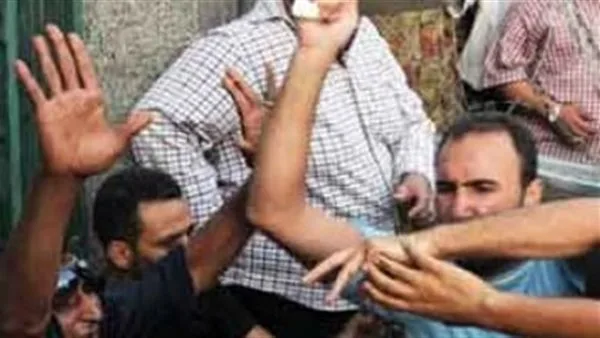 شجار بين شابين يؤدي إلى دخولهما المستشفى الجامعي في أسوان شجار بين شابين يؤدي إلى دخولهما المستشفى الجامعي في أسوان