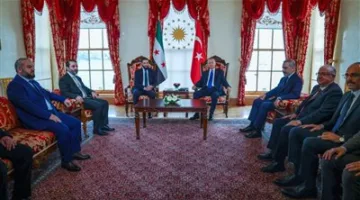 اجتماع تاريخي في إسطنبول: مبعوث ترامب يلتقي الرئيس السوري الشرع ويثني على جهوده الإصلاحية