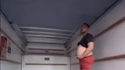 أول رجل عربي يخوض تجربة الحمل والإنجاب: رحيل الفنان الجزائري أحمد الفاتح بعد ولادة صعبة أول رجل عربي يخوض تجربة الحمل والإنجاب: رحيل الفنان الجزائري أحمد الفاتح بعد ولادة صعبة