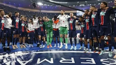 باريس سان جيرمان يتوج بلقب كأس فرنسا بعد انتصاره على ريمس بثلاثة أهداف دون رد باريس سان جيرمان يتوج بلقب كأس فرنسا بعد انتصاره على ريمس بثلاثة أهداف دون رد