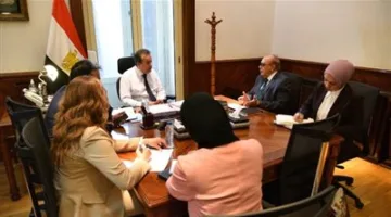 وزير الصحة يناقش خيارات التعليم المتخصص والدراسات العليا للأطباء