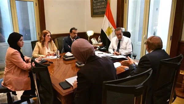 وزير الصحة يستعرض خيارات التعليم المتخصص والدراسات العليا للأطباء وزير الصحة يستعرض خيارات التعليم المتخصص والدراسات العليا للأطباء