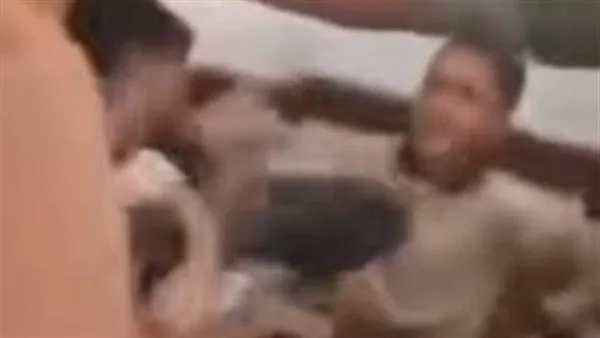 إحالة مديرة مدرسة في المرج للمساءلة التأديبية بعد اعتداءها على 3 طلاب بالحذاء. إحالة مديرة مدرسة في المرج للمساءلة التأديبية بعد اعتداءها على 3 طلاب بالحذاء.