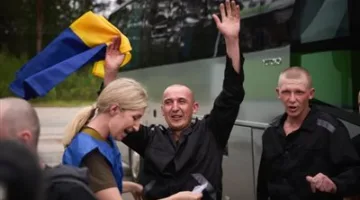 «1000 مقابل 1000».. روسيا وأوكرانيا تنفذان أضخم صفقة لتبادل الأسرى منذ انطلاق النزاع.