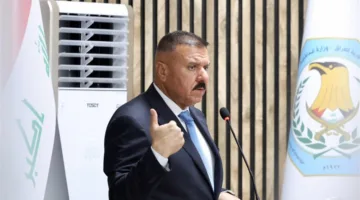 وزير الداخلية يقود اجتماعاً لتحسين أداء شرطة النجدة في بغداد والمحافظات.