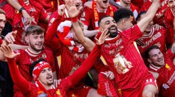صلاح يواجه التاريخ اليوم في مباراة احتفالية للدوري ضد كريستال بالاس