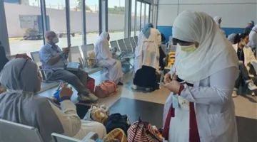 عيادات تقدم الفحص الطبي وتوزيع الأدوية مجانًا.. ضمان الخدمات الصحية للحجاج المصريين