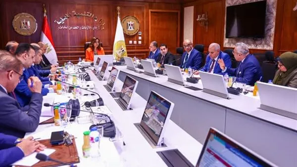 وزيرة التنمية المحلية تراقب جهود تسهيل وتبسيط إجراءات منح التراخيص للأنشطة المتنوعة في المحافظات وزيرة التنمية المحلية تراقب جهود تسهيل وتبسيط إجراءات منح التراخيص للأنشطة المتنوعة في المحافظات