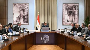 رئيس الوزراء يرحب بنائب رئيس شركة إكسون موبيل العالمية للتنقيب والاستكشاف