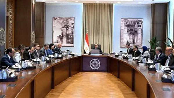 مصطفى مدبولي يناقش تحديات صناعة الحديد والصلب وسبل تحسينه وتطويره مصطفى مدبولي يناقش تحديات صناعة الحديد والصلب وسبل تحسينه وتطويره
