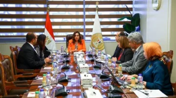 وزيرة التنمية المحلية تناقش سبل التعاون المشترك مع الرئيس التنفيذي لهيئة فولبرايت مصر