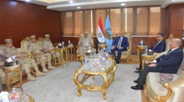 محافظ الغربية يلتقي بقيادة المنطقة الشمالية العسكرية لمعاينة قافلة طبية في قرية دماط