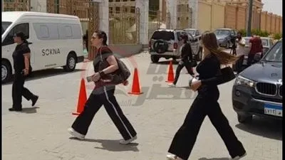 أول إطلالة لزوجة أحمد الدجوي في مسجد MSA قبل وداع زوجها إلى مثواه الأخير أول إطلالة لزوجة أحمد الدجوي في مسجد MSA قبل وداع زوجها إلى مثواه الأخير
