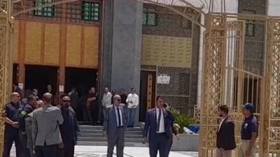 أسرة الدجوي تكمل مراسم دفن جثمان الحفيد أحمد شريف في مقامه النهائي أسرة الدجوي تكمل مراسم دفن جثمان الحفيد أحمد شريف في مقامه النهائي